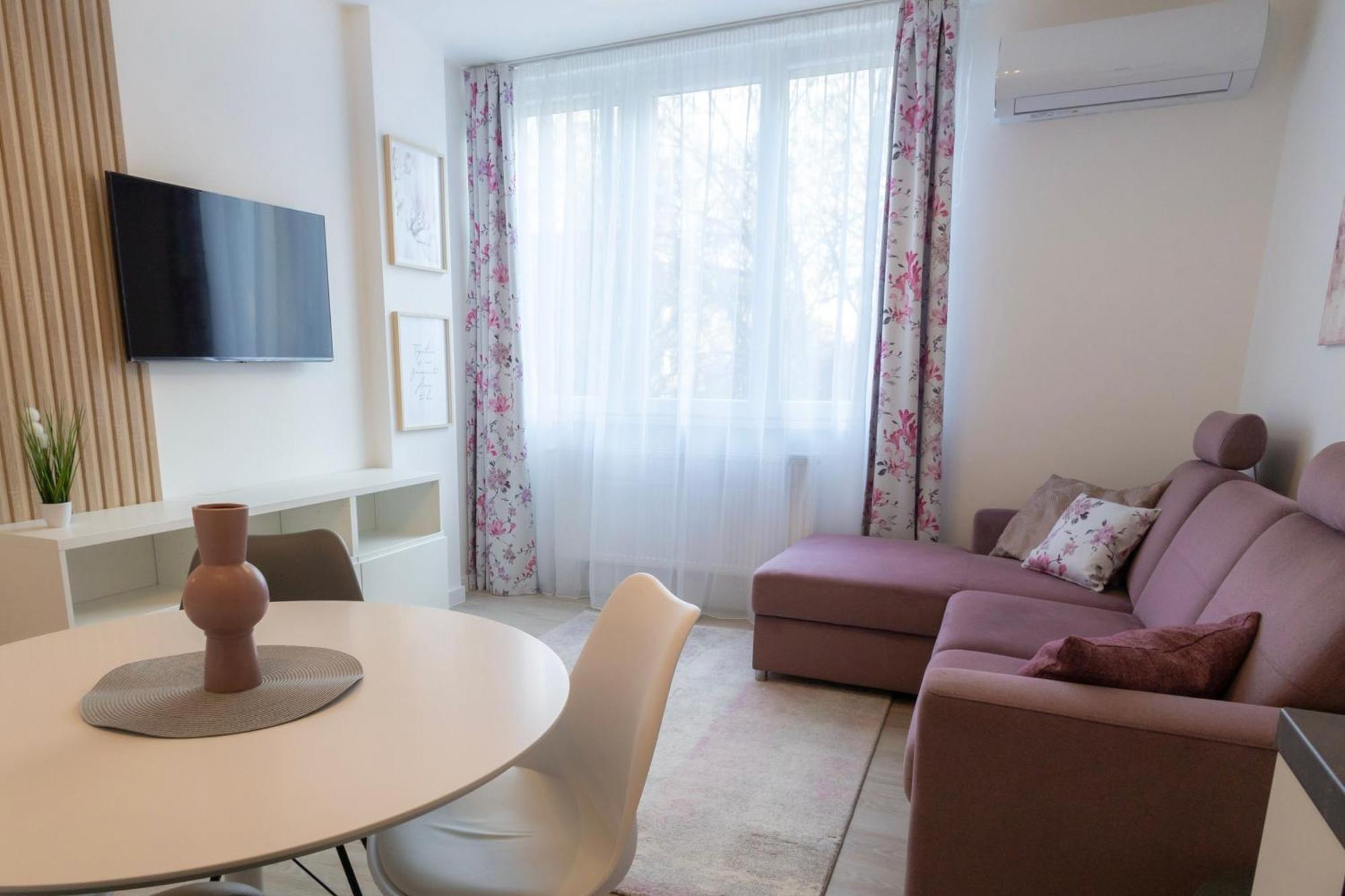 Millennium Apartman 타타반야 외부 사진